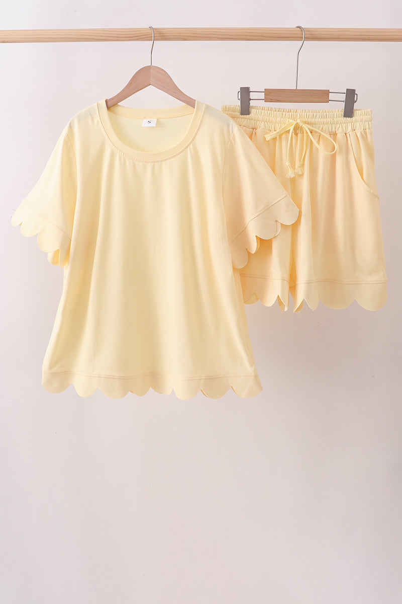 Buttercup scalloped women shorts set