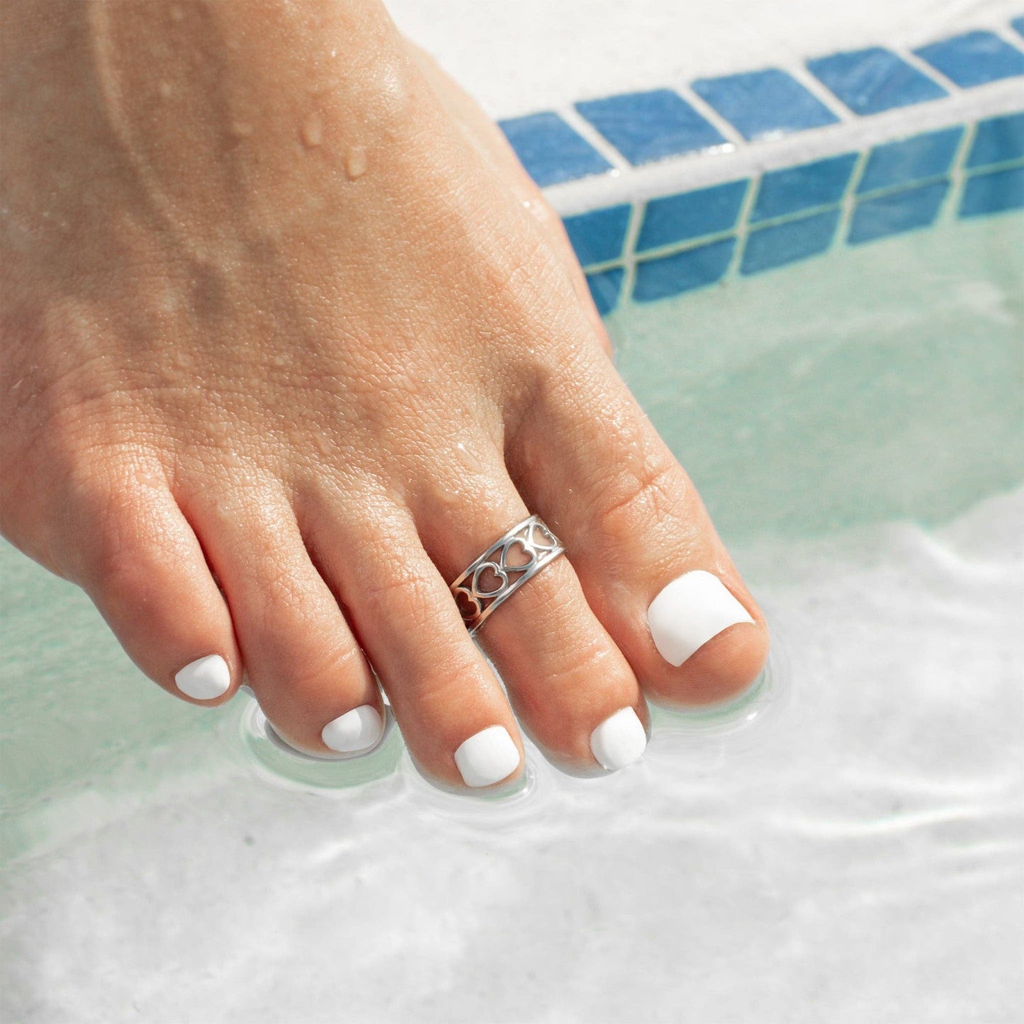 18K Gold PVD Stainless Steel Horizontal Heart Toe Ring