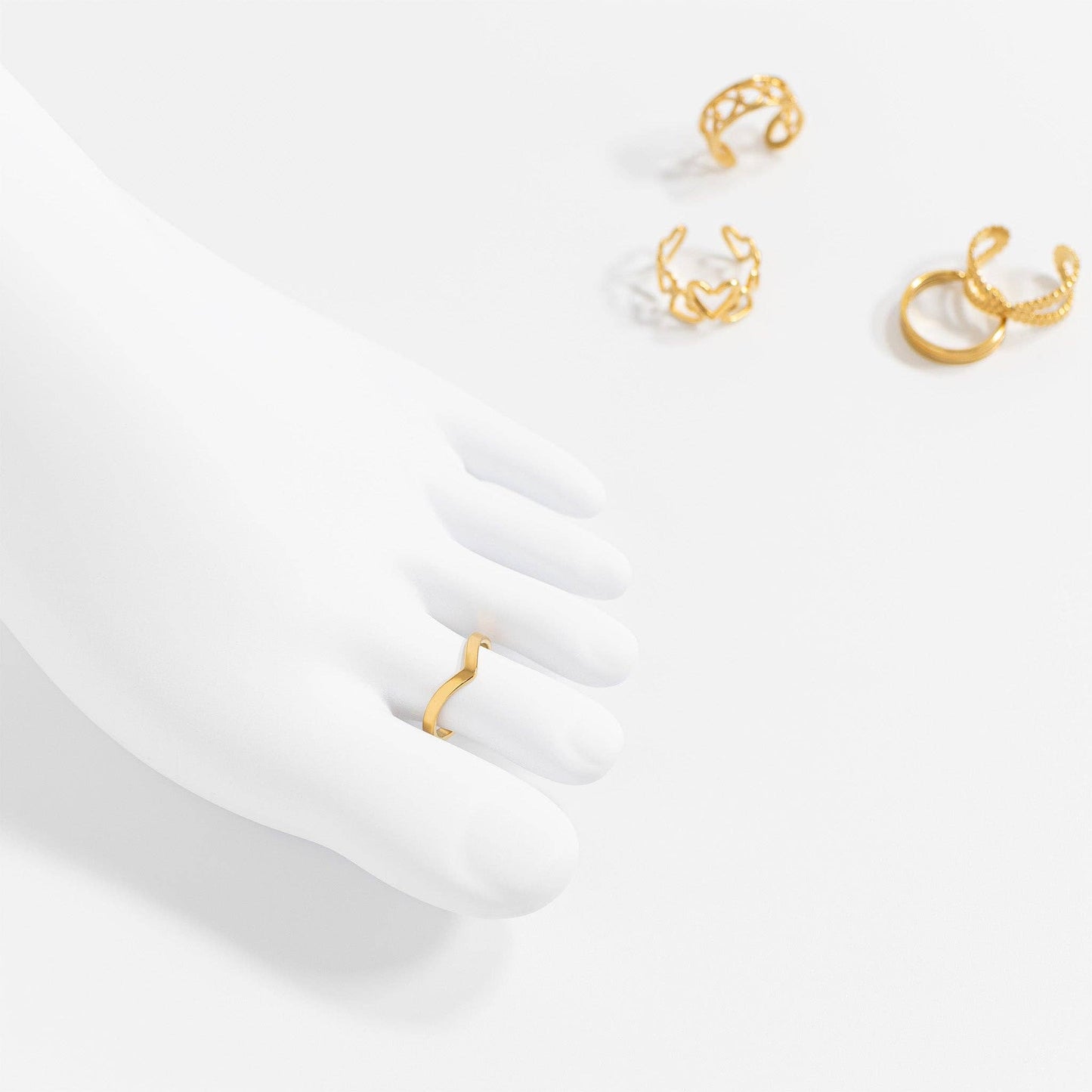 18K Gold PVD Stainless Steel Point Toe Ring