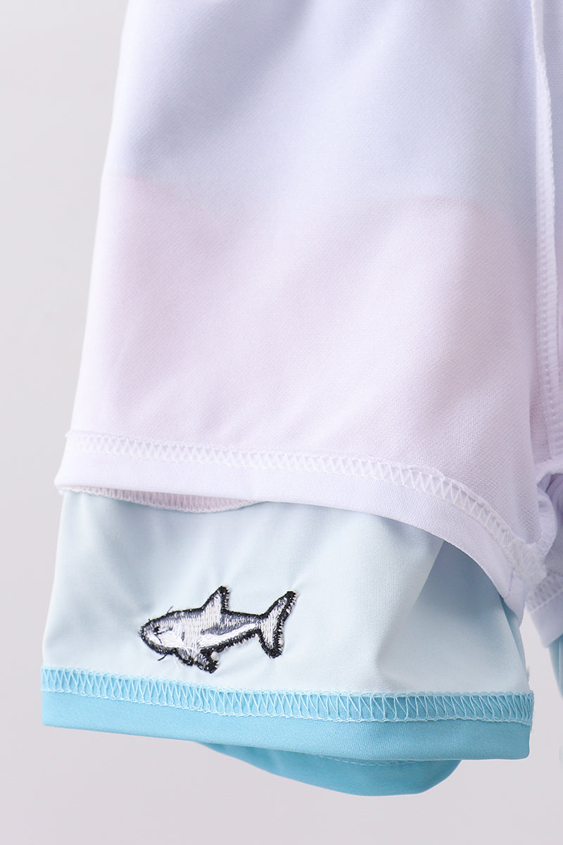 Colorblock fish embroidery swim trunks