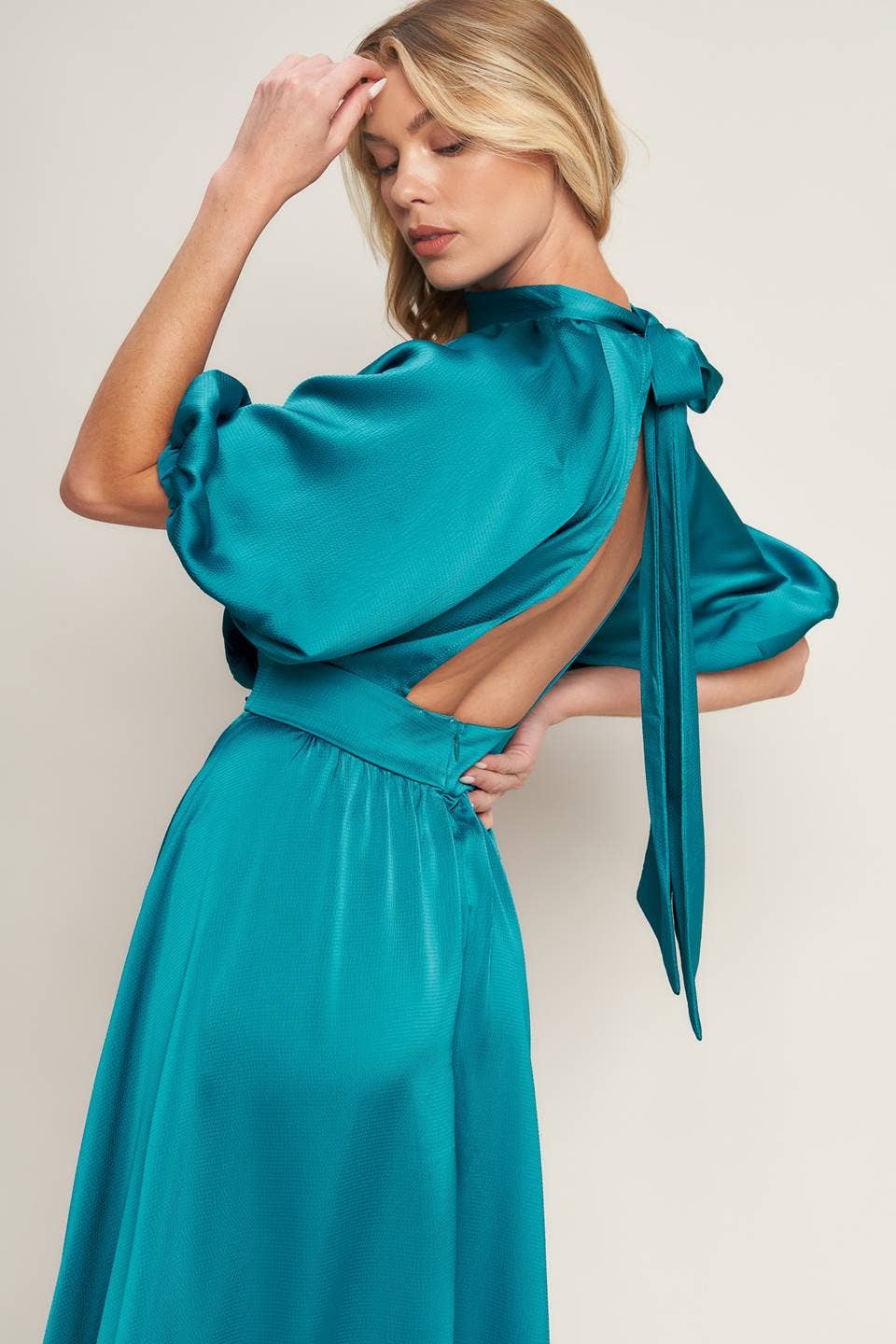 A solid woven midi dress - ID20283